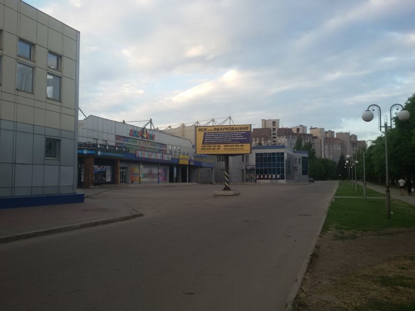 `Билборд №222108 в городе Кривой Рог (Днепропетровская область), размещение наружной рекламы, IDMedia-аренда по самым низким ценам!`