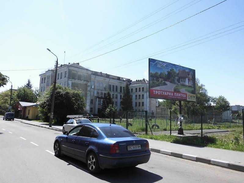 `Билборд №225010 в городе Стрый (Львовская область), размещение наружной рекламы, IDMedia-аренда по самым низким ценам!`