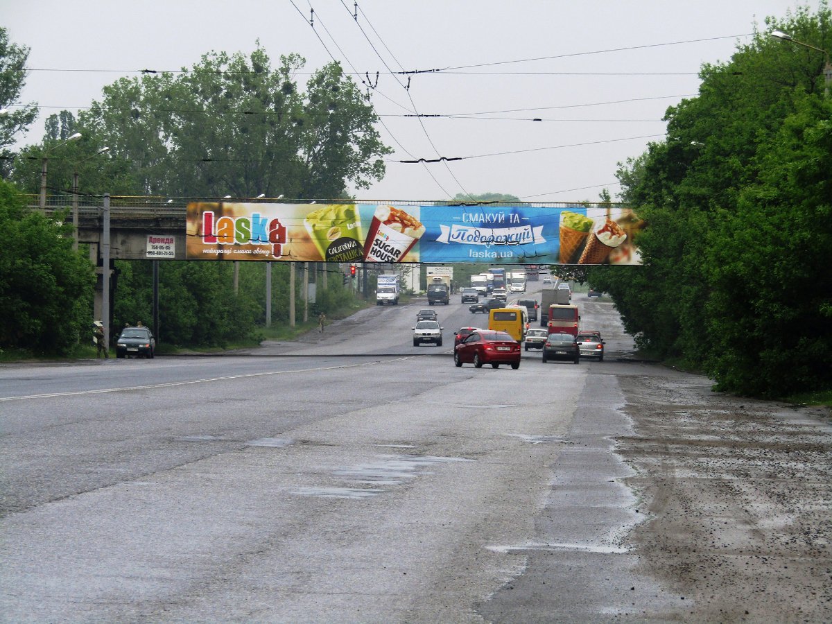 Арка №225411 в місті Харків (Харківська область), розміщення зовнішнішньої реклами, IDMedia-оренда найнижчі ціни!
