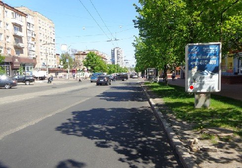 `Ситилайт №226723 в городе Чернигов (Черниговская область), размещение наружной рекламы, IDMedia-аренда по самым низким ценам!`