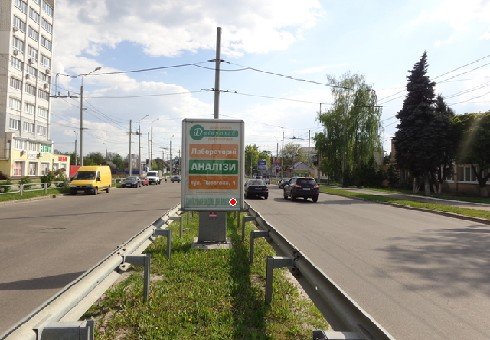 Ситилайт формат 1.8x1.2 №226728 в городе Чернигов (Черниговская область) `Ситилайт №226728 в городе Чернигов (Черниговская область), размещение наружной рекламы, IDMedia-аренда по самым низким ценам!`