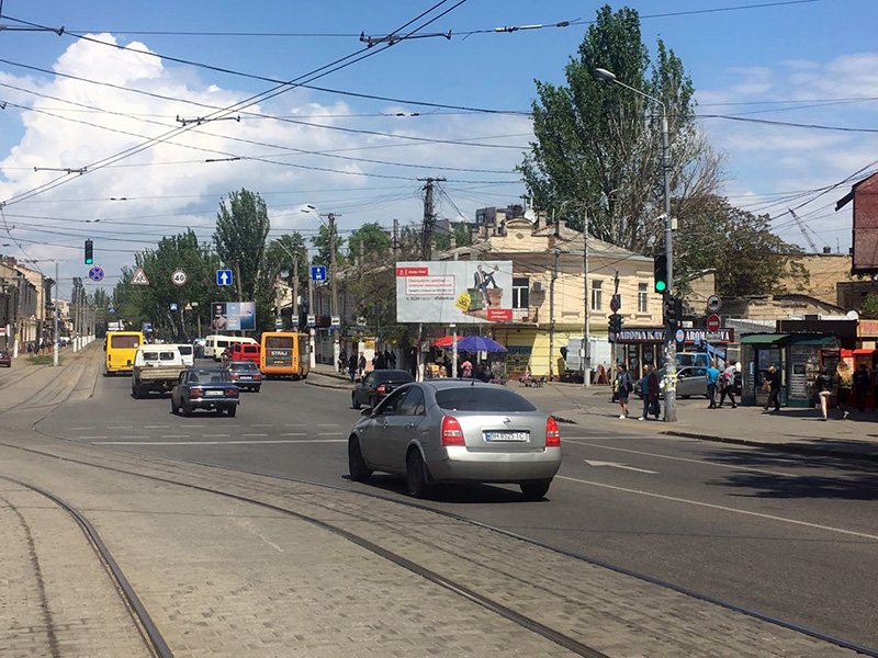 Билборд формат Призма 3х6 №228811 в городе Одесса (Одесская область) `Билборд №228811 в городе Одесса (Одесская область), размещение наружной рекламы, IDMedia-аренда по самым низким ценам!`