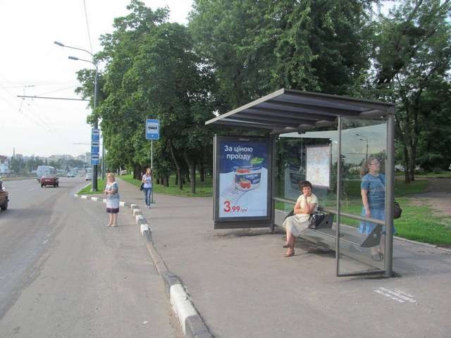 Зупинка №230521 в місті Харків (Харківська область), розміщення зовнішнішньої реклами, IDMedia-оренда найнижчі ціни!