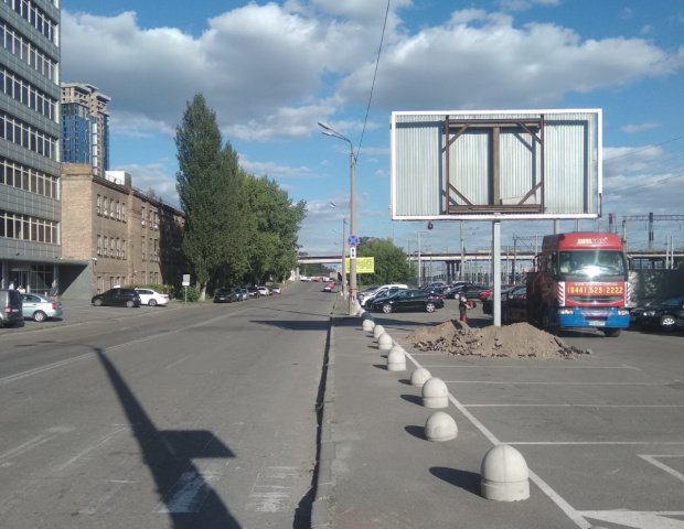 Билборд формат Призма 3м x 6м №237985 в городе Киев (Киевская область) `Билборд №237985 в городе Киев (Киевская область), размещение наружной рекламы, IDMedia-аренда по самым низким ценам!`