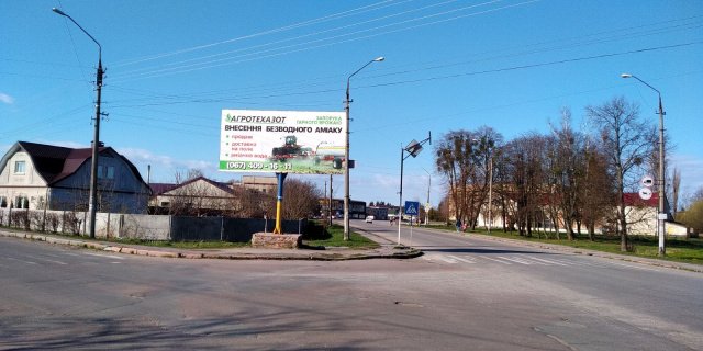 `Билборд №238754 в городе Романов (Волынская область), размещение наружной рекламы, IDMedia-аренда по самым низким ценам!`