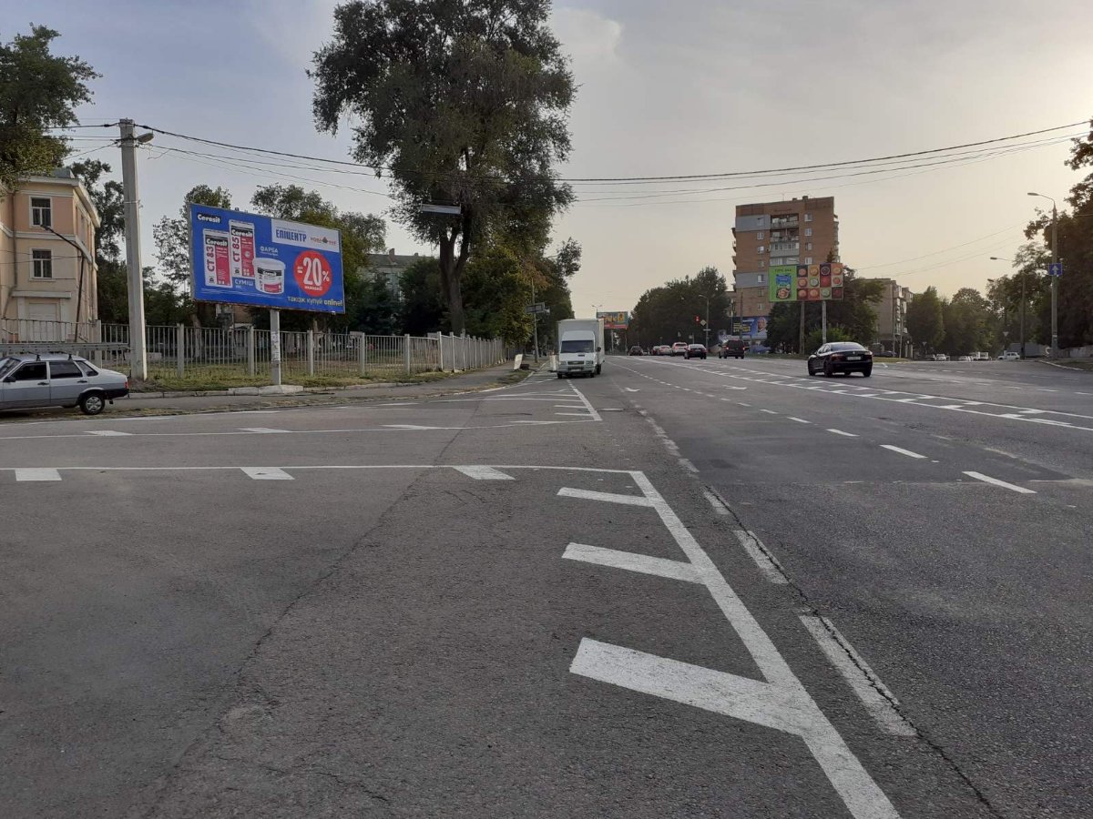 Білборд №239136 в місті Дніпро (Дніпропетровська область), розміщення зовнішнішньої реклами, IDMedia-оренда найнижчі ціни!