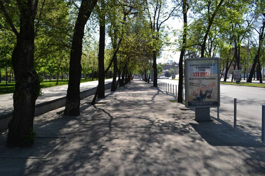 `Ситилайт №240165 в городе Днепр (Днепропетровская область), размещение наружной рекламы, IDMedia-аренда по самым низким ценам!`