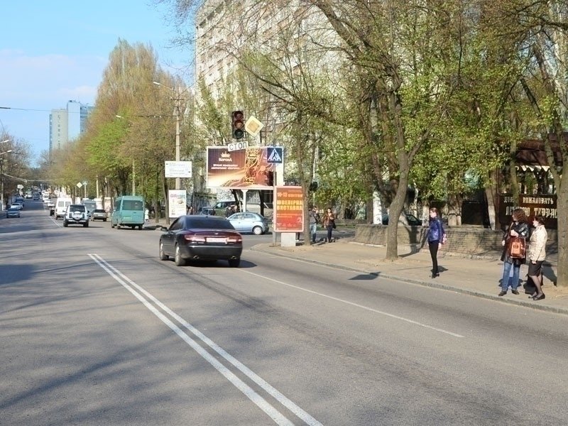 `Ситилайт №240172 в городе Днепр (Днепропетровская область), размещение наружной рекламы, IDMedia-аренда по самым низким ценам!`