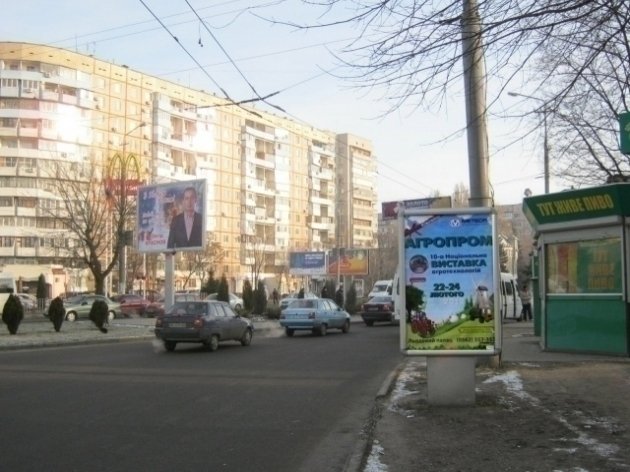`Ситилайт №240182 в городе Днепр (Днепропетровская область), размещение наружной рекламы, IDMedia-аренда по самым низким ценам!`