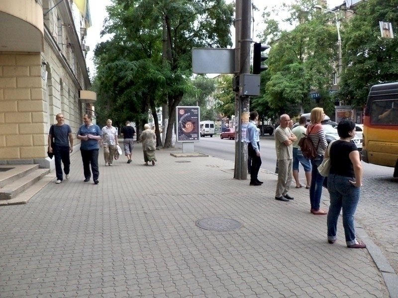 `Ситилайт №240199 в городе Днепр (Днепропетровская область), размещение наружной рекламы, IDMedia-аренда по самым низким ценам!`