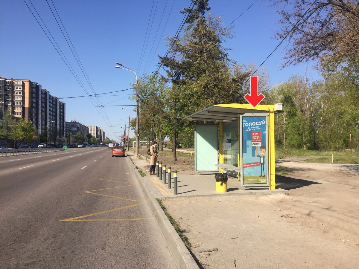 Остановка формат 0,75х2,00 (перф) №240488 в городе Днепр (Днепропетровская область) `Остановка №240488 в городе Днепр (Днепропетровская область), размещение наружной рекламы, IDMedia-аренда по самым низким ценам!`