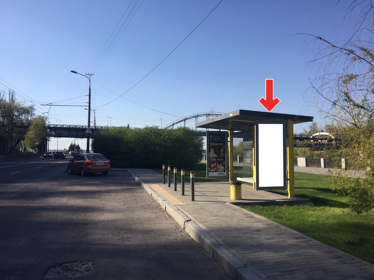 Остановка формат 0,8х1,91 (перф) №240503 в городе Днепр (Днепропетровская область) `Остановка №240503 в городе Днепр (Днепропетровская область), размещение наружной рекламы, IDMedia-аренда по самым низким ценам!`