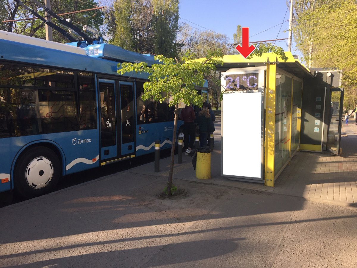 Зупинка №240510 в місті Дніпро (Дніпропетровська область), розміщення зовнішнішньої реклами, IDMedia-оренда найнижчі ціни!