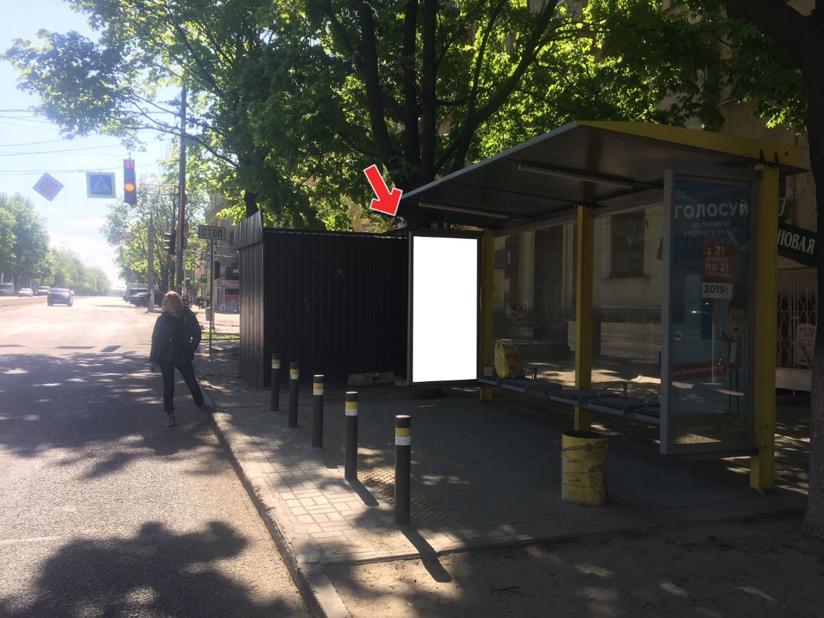 Зупинка формат 0,98х1,98 №240563 в городе Дніпро (Дніпропетровська область) Зупинка №240563 в місті Дніпро (Дніпропетровська область), розміщення зовнішнішньої реклами, IDMedia-оренда найнижчі ціни!