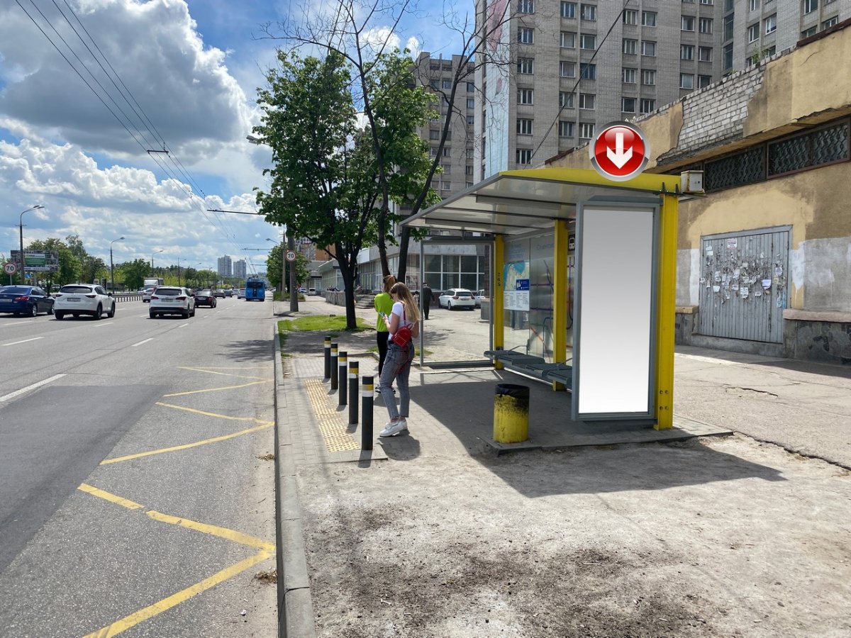 Зупинка формат 0,77х2,05(перф) №240672 в городе Дніпро (Дніпропетровська область) Зупинка №240672 в місті Дніпро (Дніпропетровська область), розміщення зовнішнішньої реклами, IDMedia-оренда найнижчі ціни!