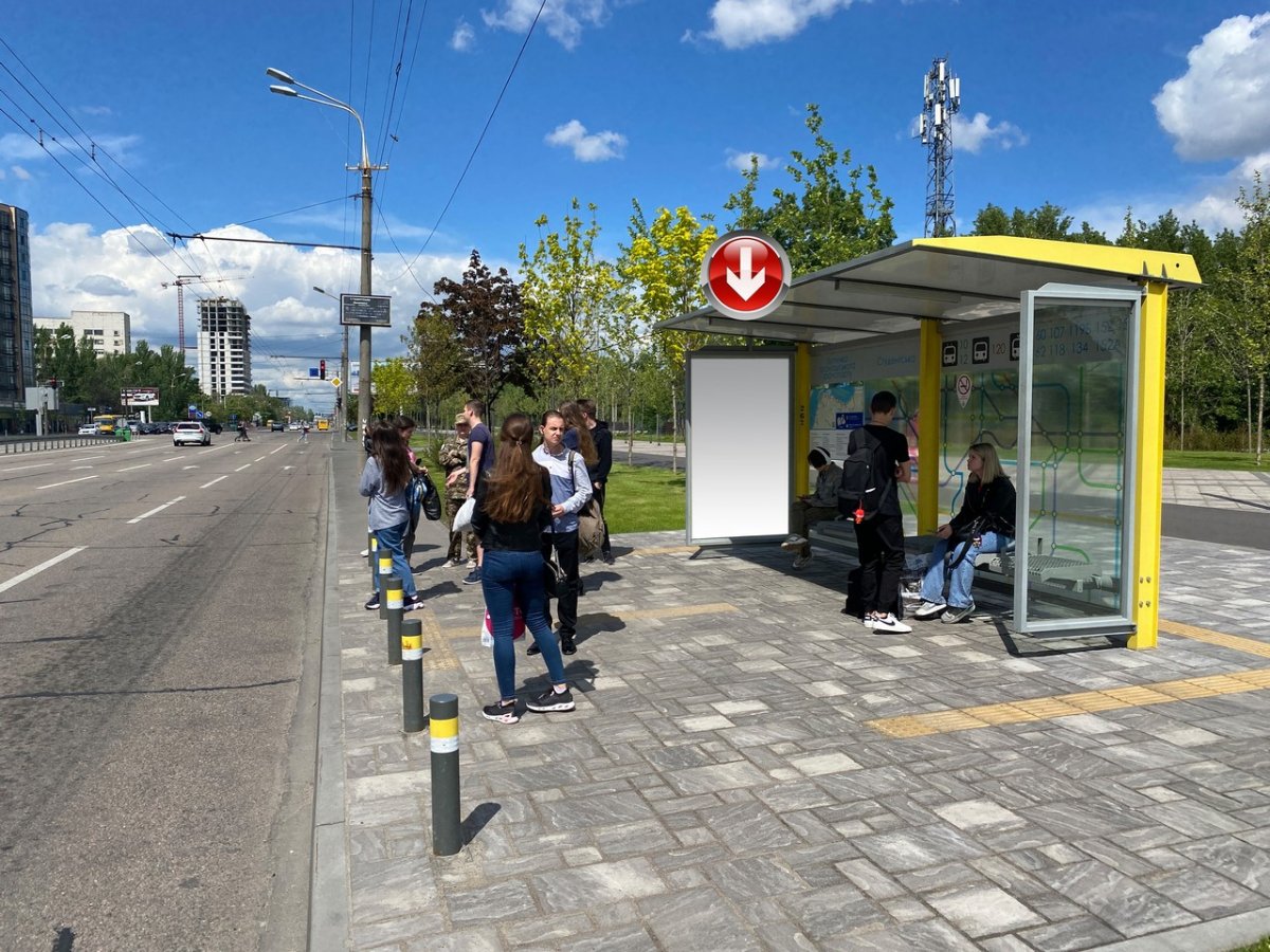 Зупинка формат 1,21х2,01 №240676 в городе Дніпро (Дніпропетровська область) Зупинка №240676 в місті Дніпро (Дніпропетровська область), розміщення зовнішнішньої реклами, IDMedia-оренда найнижчі ціни!