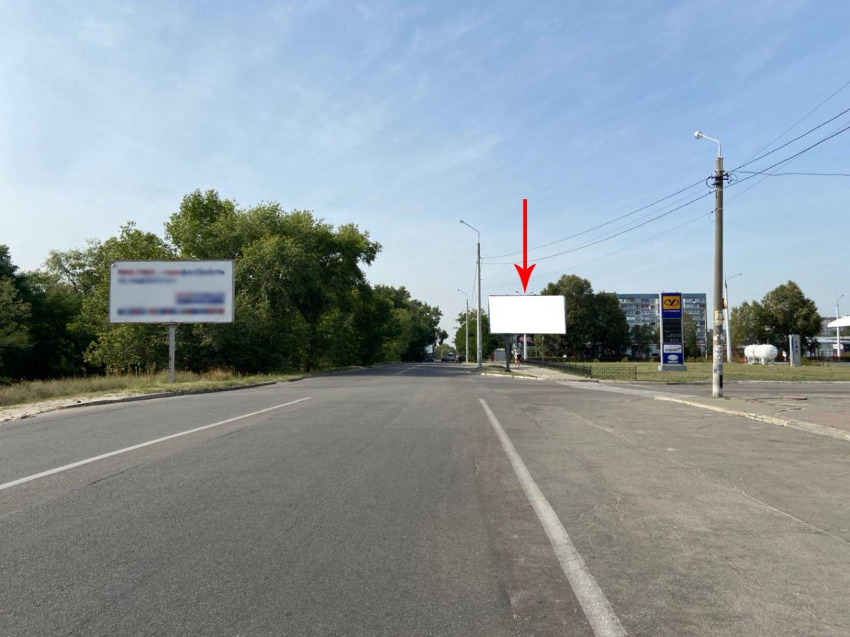 Білборд №241048 в місті Кам'янське(Днепродзержинськ) (Дніпропетровська область), розміщення зовнішнішньої реклами, IDMedia-оренда найнижчі ціни!