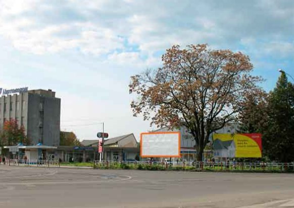 `Билборд №242963 в городе Ужгород (Закарпатская область), размещение наружной рекламы, IDMedia-аренда по самым низким ценам!`