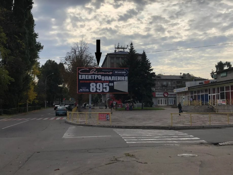 Білборд №243147 в місті Кам'янське(Днепродзержинськ) (Дніпропетровська область), розміщення зовнішнішньої реклами, IDMedia-оренда найнижчі ціни!