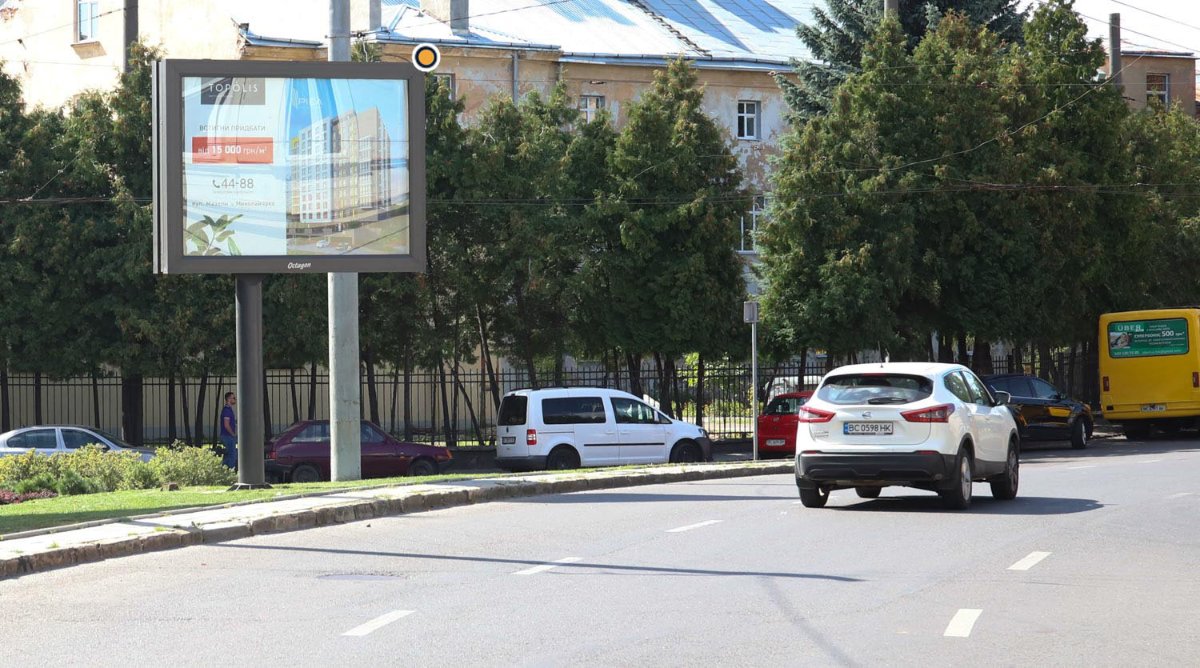 `Скролл №246552 в городе Львов (Львовская область), размещение наружной рекламы, IDMedia-аренда по самым низким ценам!`
