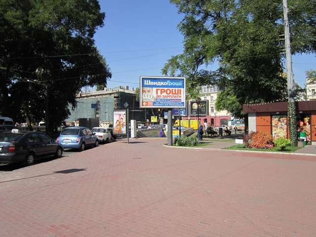 `Ситилайт №246761 в городе Одесса (Одесская область), размещение наружной рекламы, IDMedia-аренда по самым низким ценам!`