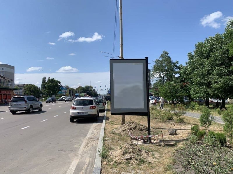 `Ситилайт №250257 в городе Бровары (Киевская область), размещение наружной рекламы, IDMedia-аренда по самым низким ценам!`