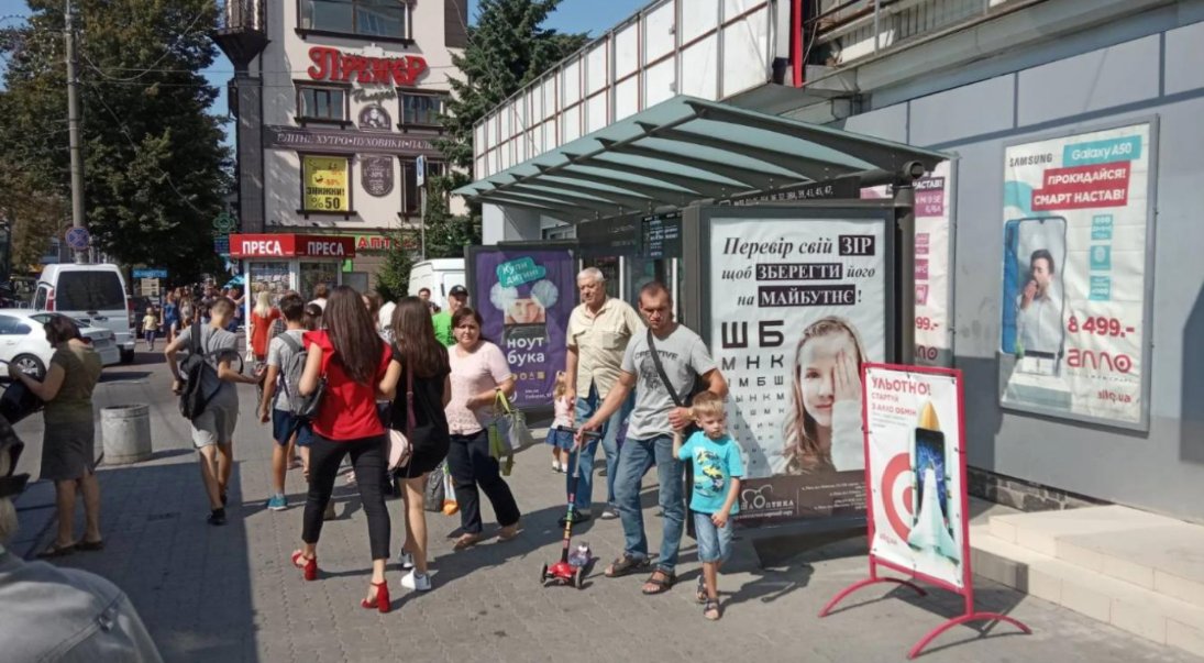 `Ситилайт №251400 в городе Ровно (Ровенская область), размещение наружной рекламы, IDMedia-аренда по самым низким ценам!`