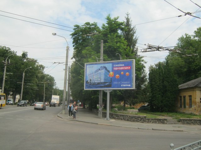 `Билборд №251971 в городе Ровно (Ровенская область), размещение наружной рекламы, IDMedia-аренда по самым низким ценам!`