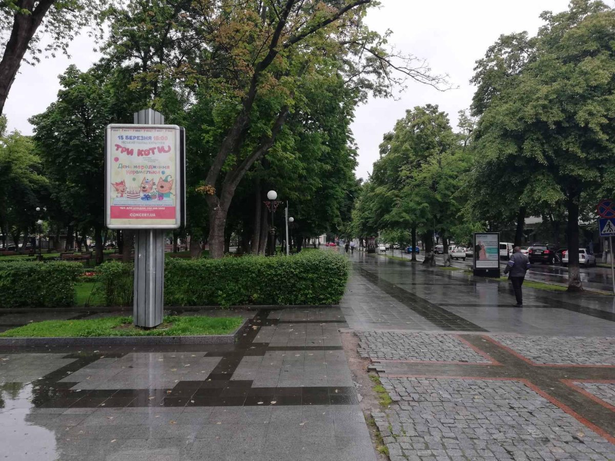 `Ситилайт №252290 в городе Кременчуг (Полтавская область), размещение наружной рекламы, IDMedia-аренда по самым низким ценам!`