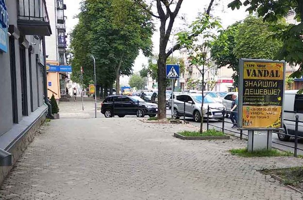 Ситилайт формат 1,2х1,8 №254692 в городе Тернополь (Тернопольская область) `Ситилайт №254692 в городе Тернополь (Тернопольская область), размещение наружной рекламы, IDMedia-аренда по самым низким ценам!`