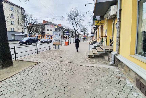 Сітілайт формат 1,2х1,8 №254704 в городе Тернопіль (Тернопільська область) Сітілайт №254704 в місті Тернопіль (Тернопільська область), розміщення зовнішнішньої реклами, IDMedia-оренда найнижчі ціни!