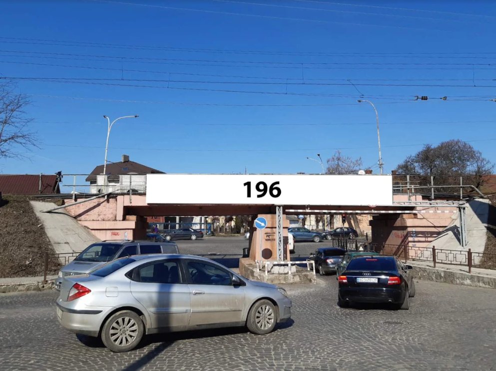 `Арка №255365 в городе Ужгород (Закарпатская область), размещение наружной рекламы, IDMedia-аренда по самым низким ценам!`