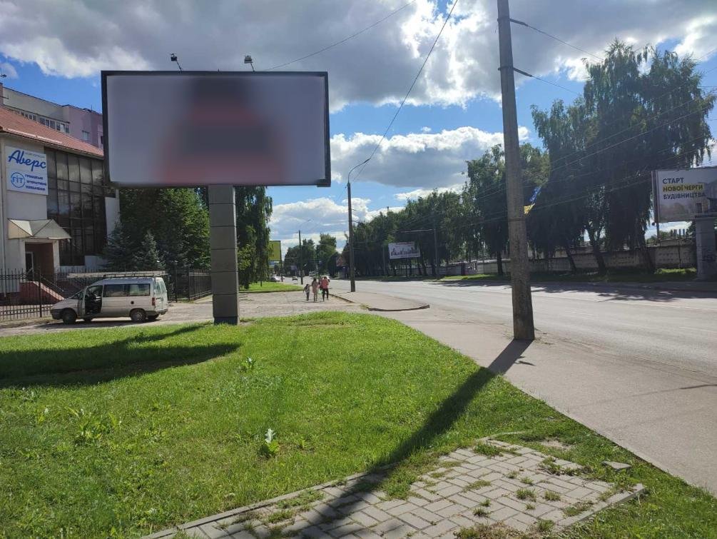 `Билборд №256134 в городе Луцк (Волынская область), размещение наружной рекламы, IDMedia-аренда по самым низким ценам!`