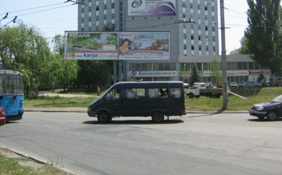 Білборд формат Призма 3х6 №259411 в городе Запоріжжя (Запорізька область) Білборд №259411 в місті Запоріжжя (Запорізька область), розміщення зовнішнішньої реклами, IDMedia-оренда найнижчі ціни!