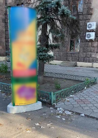 `Тумба №262521 в городе Запорожье (Запорожская область), размещение наружной рекламы, IDMedia-аренда по самым низким ценам!`