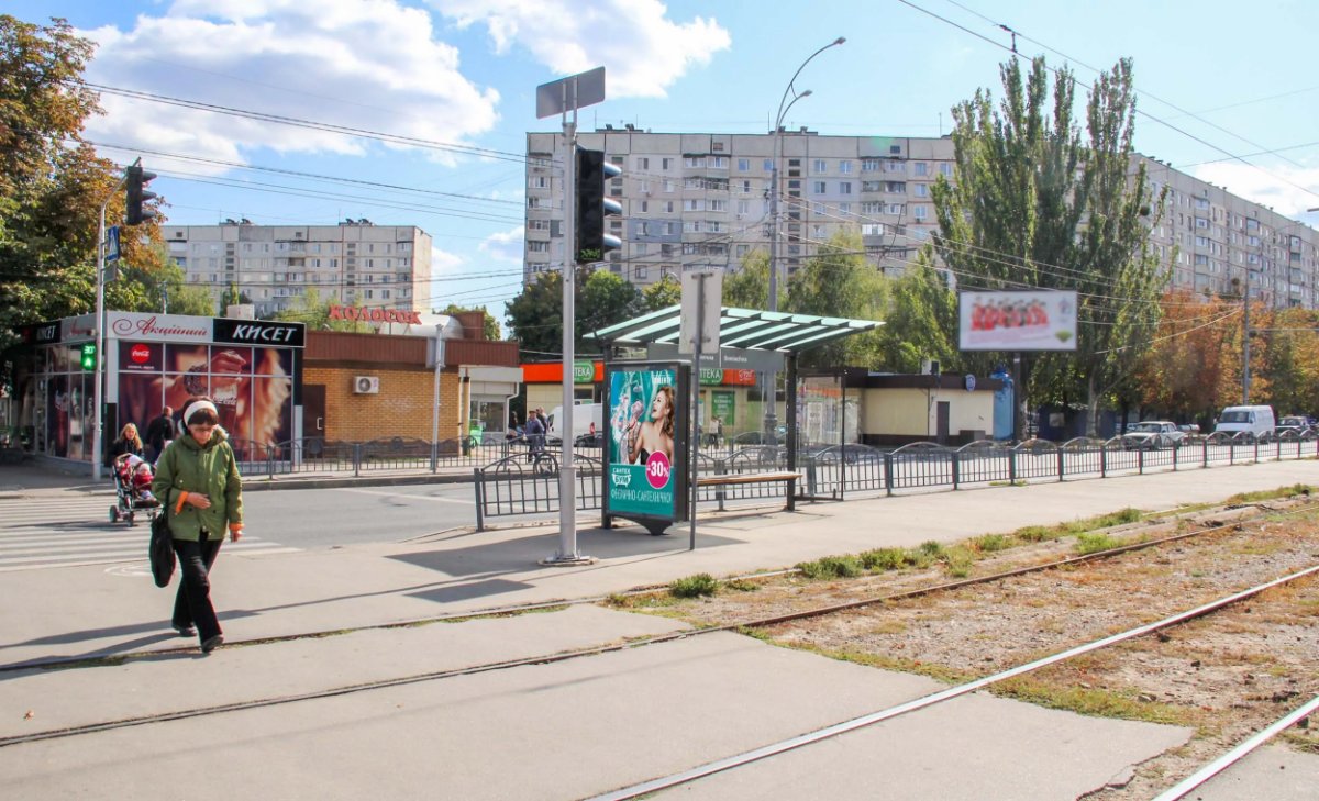Зупинка №263251 в місті Харків (Харківська область), розміщення зовнішнішньої реклами, IDMedia-оренда найнижчі ціни!