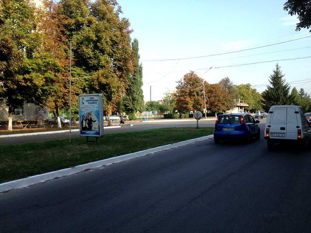 `Ситилайт №265942 в городе Александрия (Кировоградская область), размещение наружной рекламы, IDMedia-аренда по самым низким ценам!`