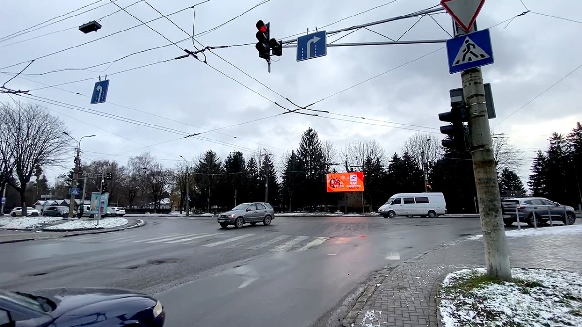 `Экран №266101 в городе Луцк (Волынская область), размещение наружной рекламы, IDMedia-аренда по самым низким ценам!`