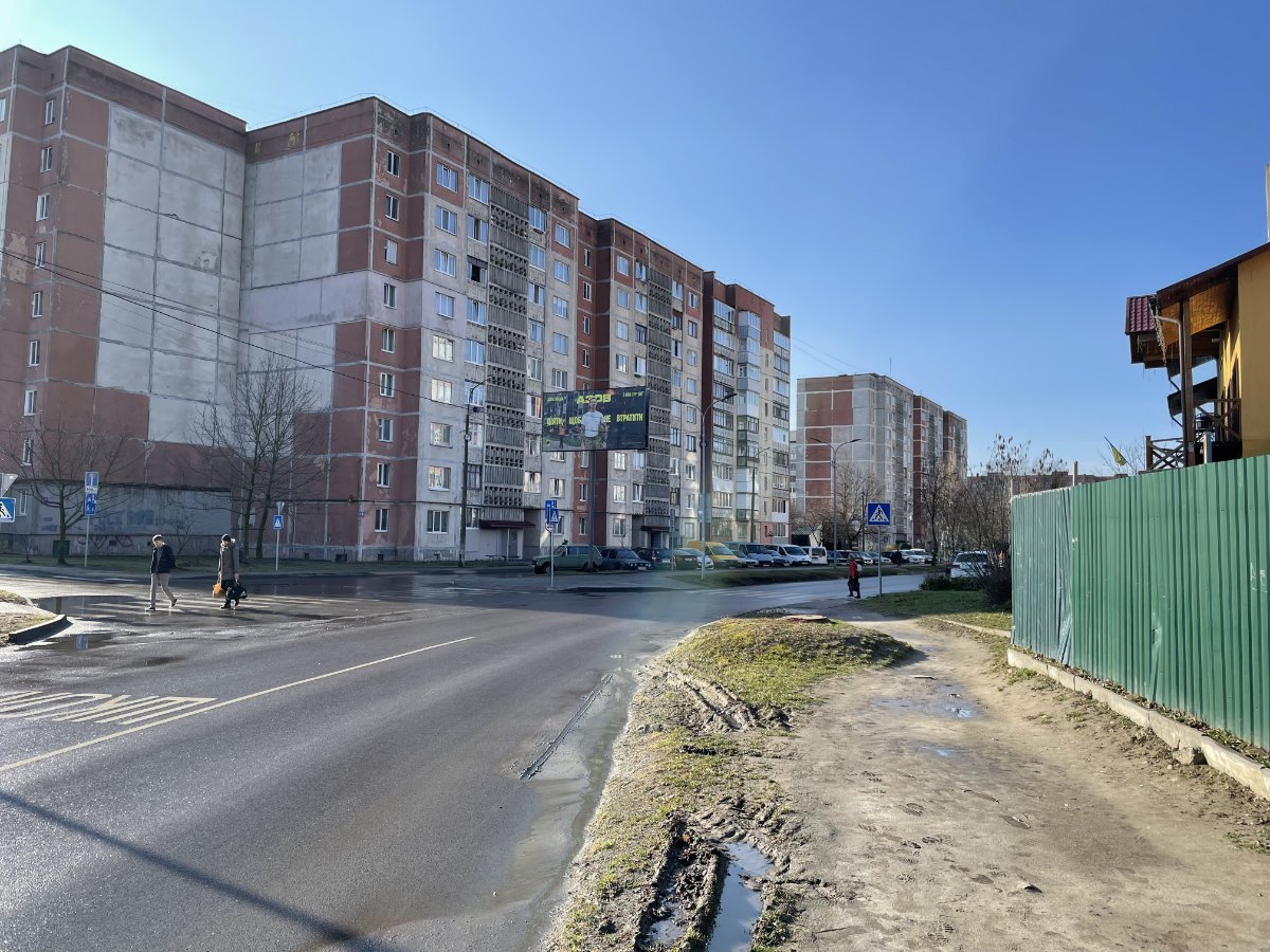 Билборд формат 3х6 №268319 в городе Луцк (Волынская область) `Билборд №268319 в городе Луцк (Волынская область), размещение наружной рекламы, IDMedia-аренда по самым низким ценам!`