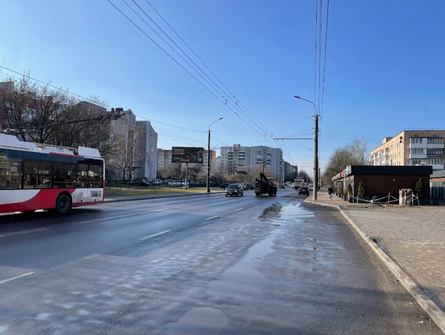Билборд формат 3х6 №268321 в городе Луцк (Волынская область) `Билборд №268321 в городе Луцк (Волынская область), размещение наружной рекламы, IDMedia-аренда по самым низким ценам!`