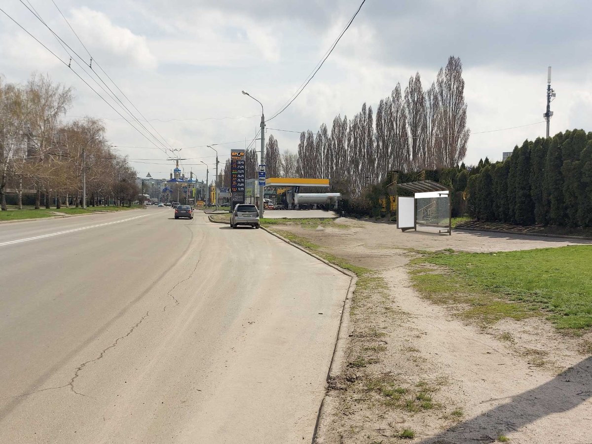 Зупинка №268921 в місті Харків (Харківська область), розміщення зовнішнішньої реклами, IDMedia-оренда найнижчі ціни!