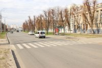Зупинка у місті Харків #268993 за адресою Георгія Тарасенка (Плеханівська), 77 (зупинка Добровольців (Молодої Гвардії)), з центру Зупинка №268993 в місті Харків (Харківська область), розміщення зовнішнішньої реклами, IDMedia-оренда найнижчі ціни!