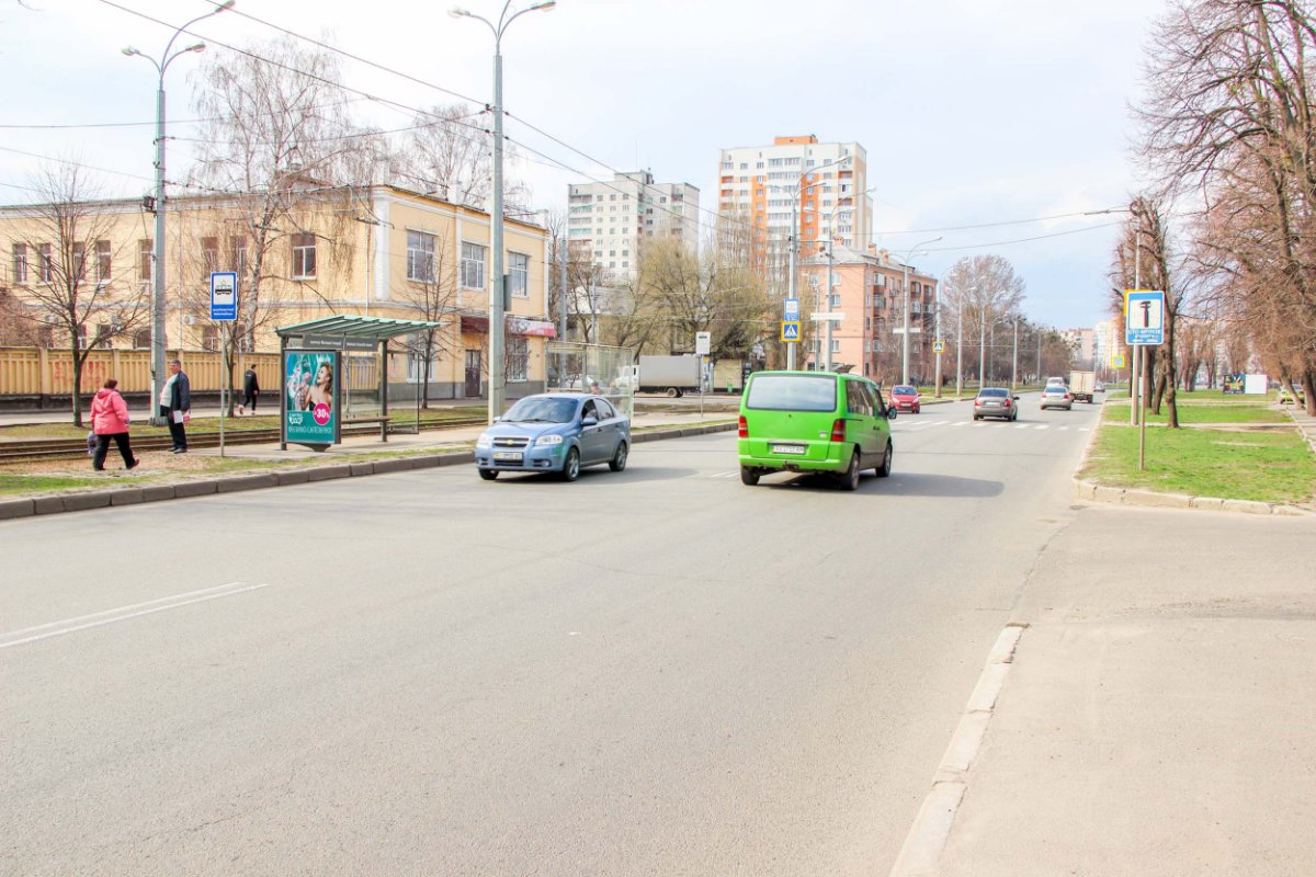 Зупинка №268997 в місті Харків (Харківська область), розміщення зовнішнішньої реклами, IDMedia-оренда найнижчі ціни!