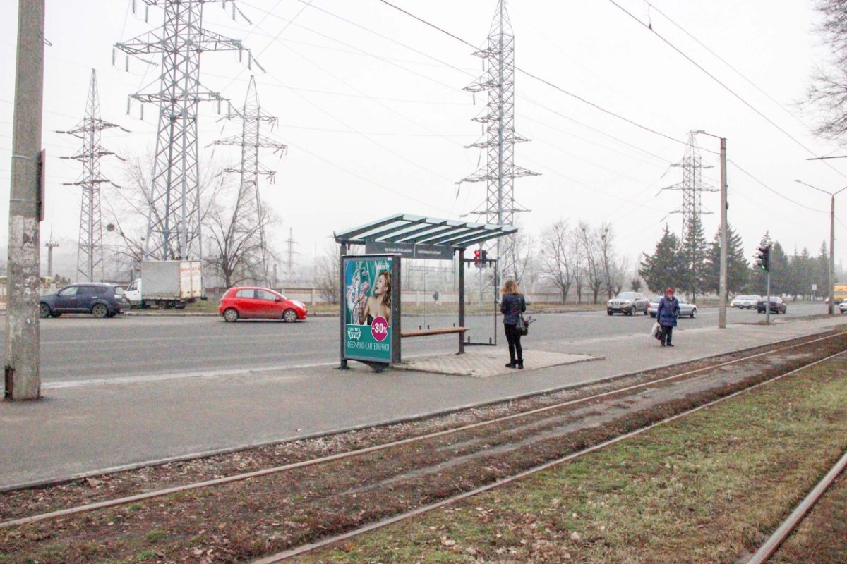 `Остановка №269004 в городе Харьков (Харьковская область), размещение наружной рекламы, IDMedia-аренда по самым низким ценам!`