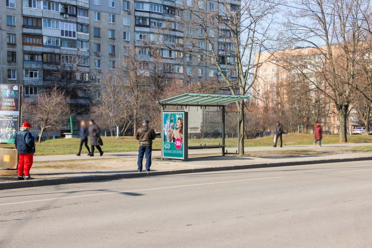 `Остановка №269031 в городе Харьков (Харьковская область), размещение наружной рекламы, IDMedia-аренда по самым низким ценам!`