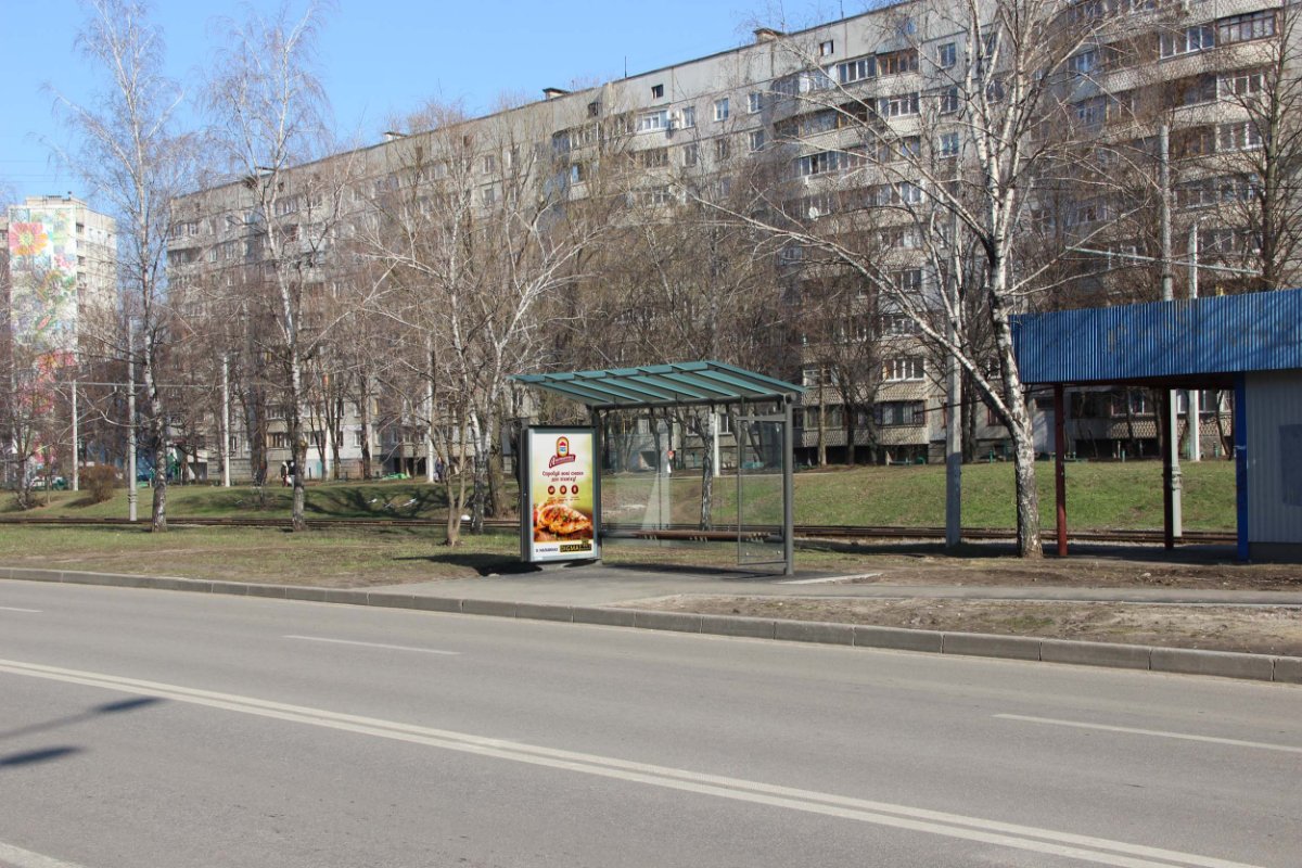 `Остановка №269032 в городе Харьков (Харьковская область), размещение наружной рекламы, IDMedia-аренда по самым низким ценам!`