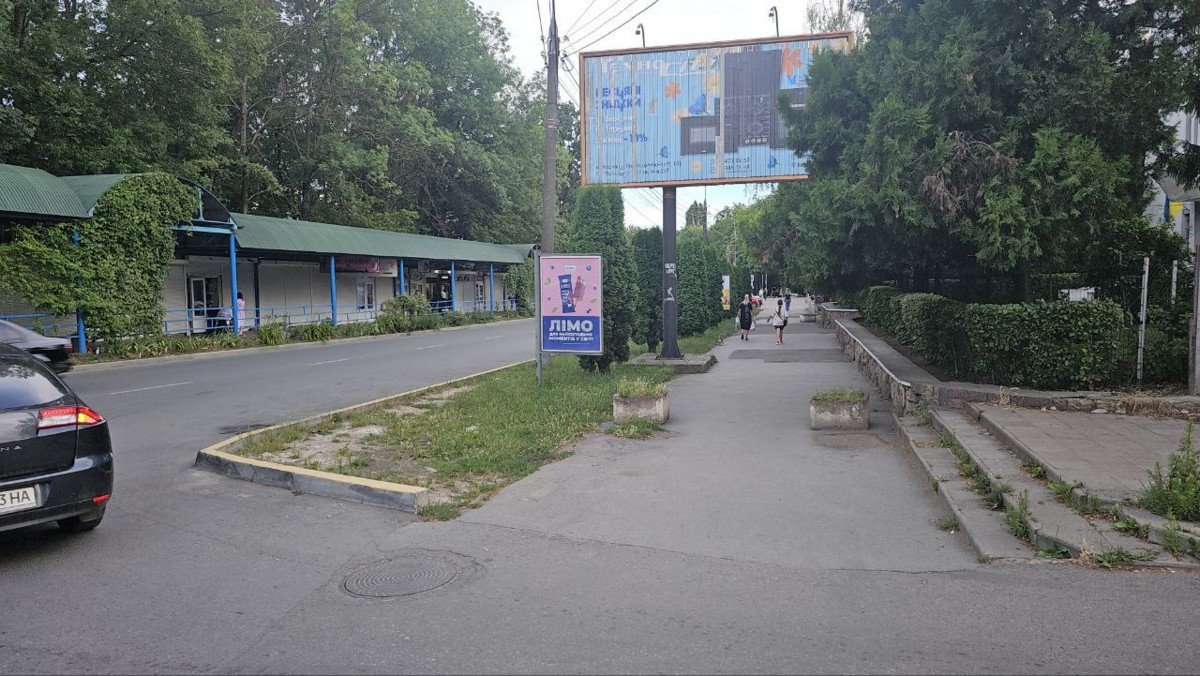 Сітілайт формат 1,2х1,8 №269573 в городе Чернівці (Чернівецька область) Сітілайт №269573 в місті Чернівці (Чернівецька область), розміщення зовнішнішньої реклами, IDMedia-оренда найнижчі ціни!