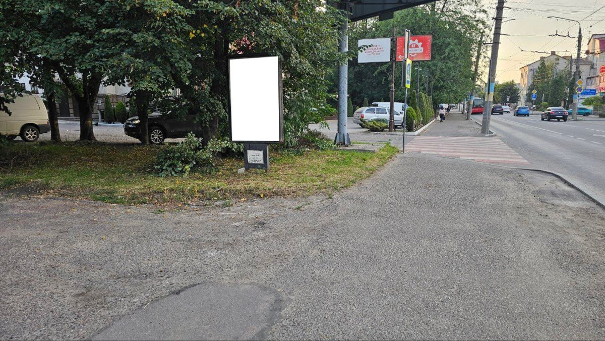 Сітілайт формат 1.2х1.8 №269583 в городе Чернівці (Чернівецька область) Сітілайт №269583 в місті Чернівці (Чернівецька область), розміщення зовнішнішньої реклами, IDMedia-оренда найнижчі ціни!