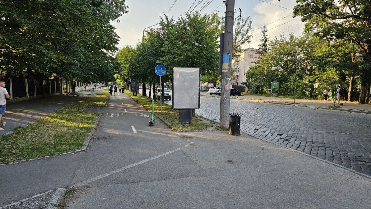 Сітілайт №269585 в місті Чернівці (Чернівецька область), розміщення зовнішнішньої реклами, IDMedia-оренда найнижчі ціни!