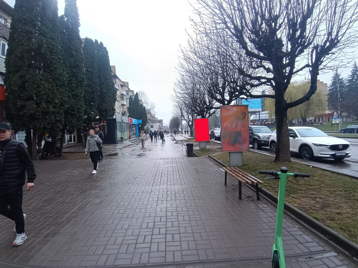 Сітілайт формат 1,2 х 1,8 №269591 в городе Чернівці (Чернівецька область) Сітілайт №269591 в місті Чернівці (Чернівецька область), розміщення зовнішнішньої реклами, IDMedia-оренда найнижчі ціни!